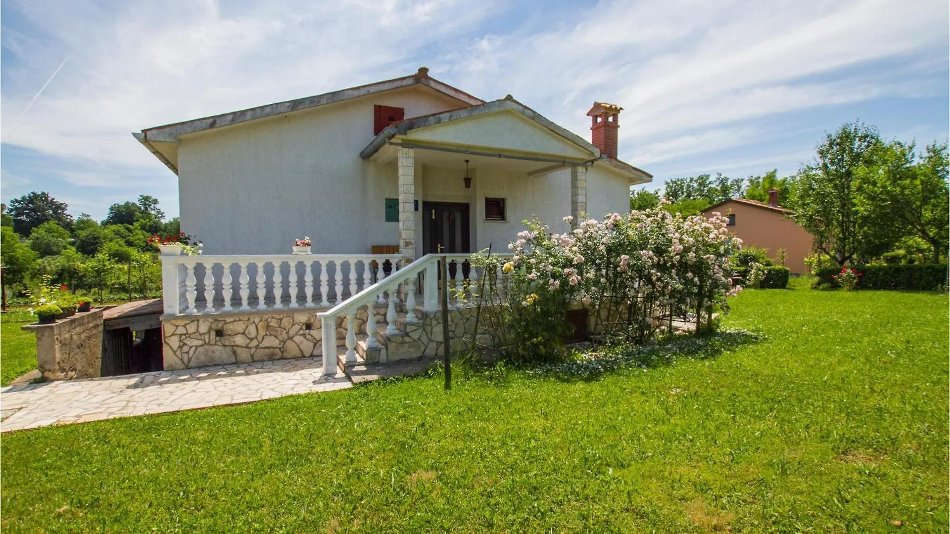 Holiday home 3 Bedroom Beautiful Home In Nedescina Ruzici